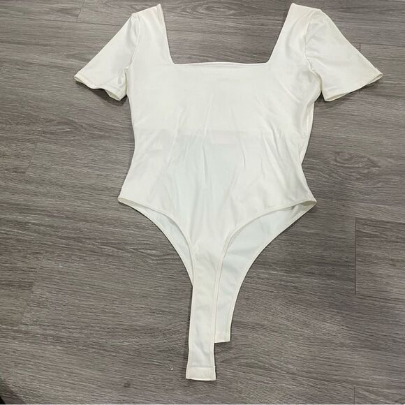 3/$25 ✺ Commense White Square Neck bodysuit M NWT - Picture 6 of 6